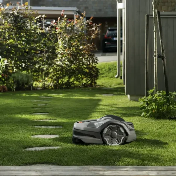 Robot cortacésped Husqvarna AUTOMOWER 305E NERA por satélite